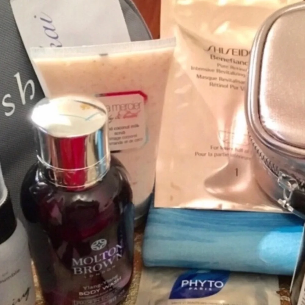 FREE LUXURY GIFTS WITH PURCHASE!!